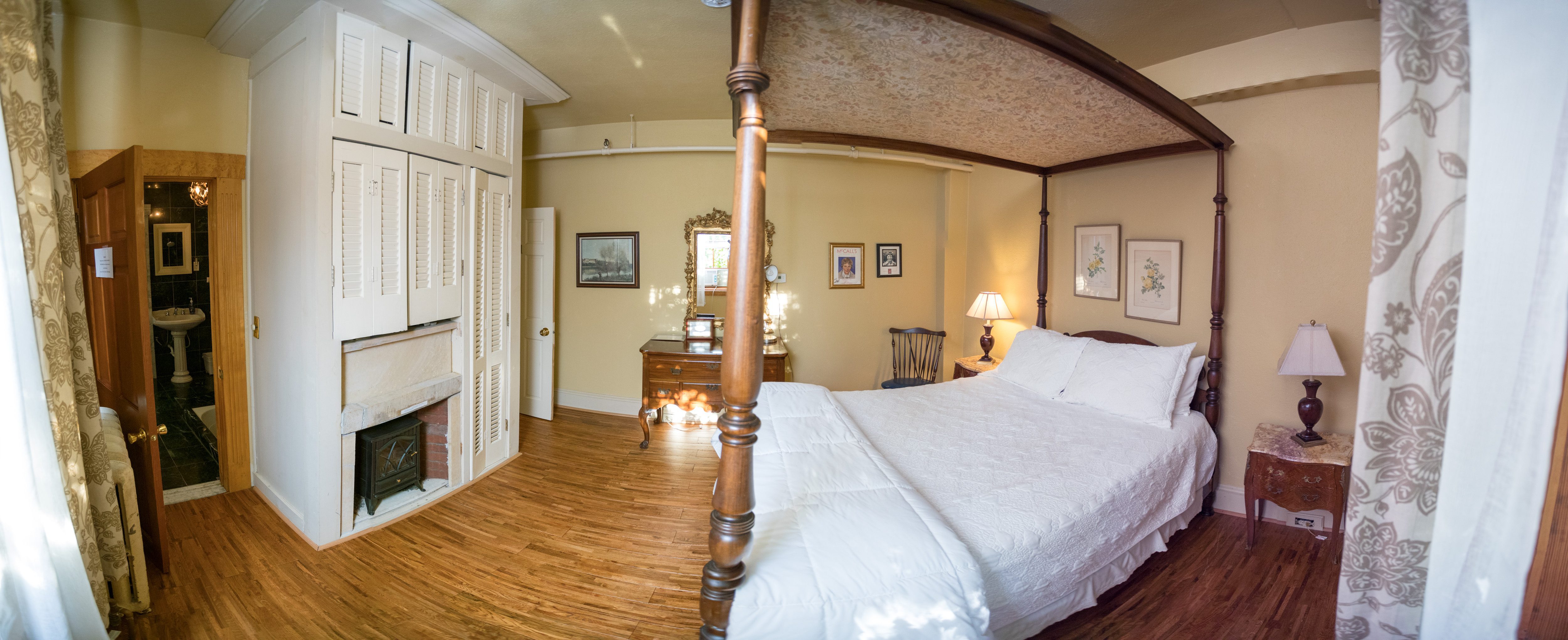 Amelia Earhart bedroom panorama